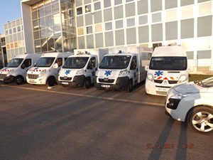 Ambulance With Doctors First Response Ambulance Air Ambulance